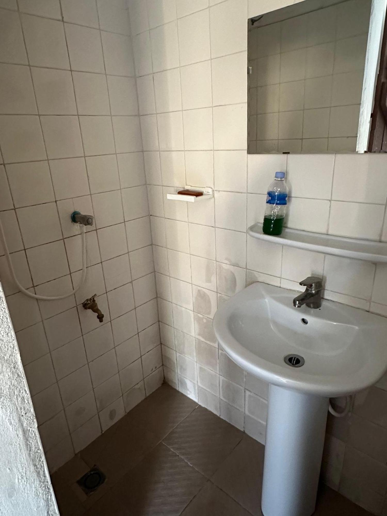 La Guesthouse Etoile โกโตนู ภายนอก รูปภาพ