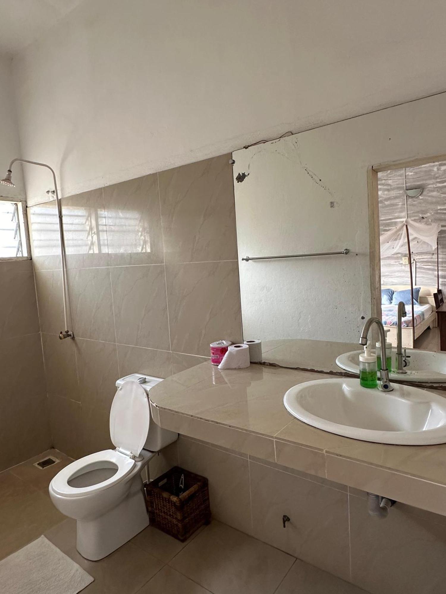 La Guesthouse Etoile โกโตนู ภายนอก รูปภาพ